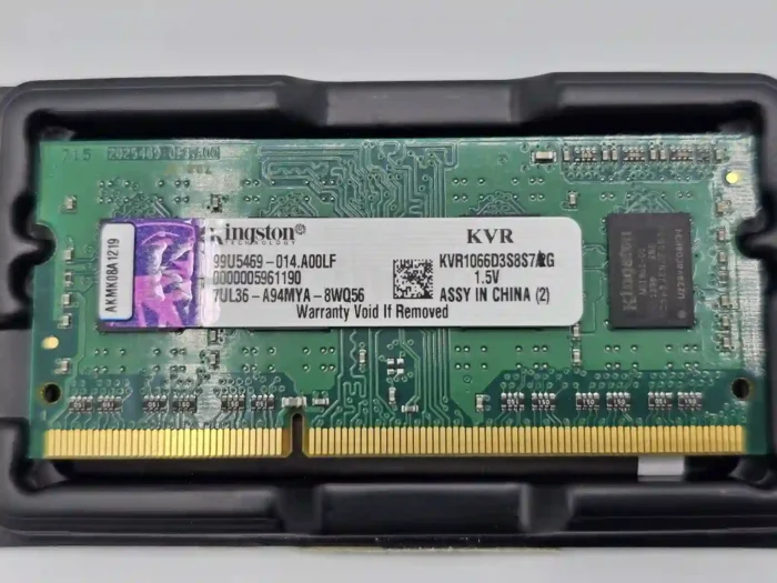 2GB DDR3 SODIMM Kingston PC3-8500 laptop memory